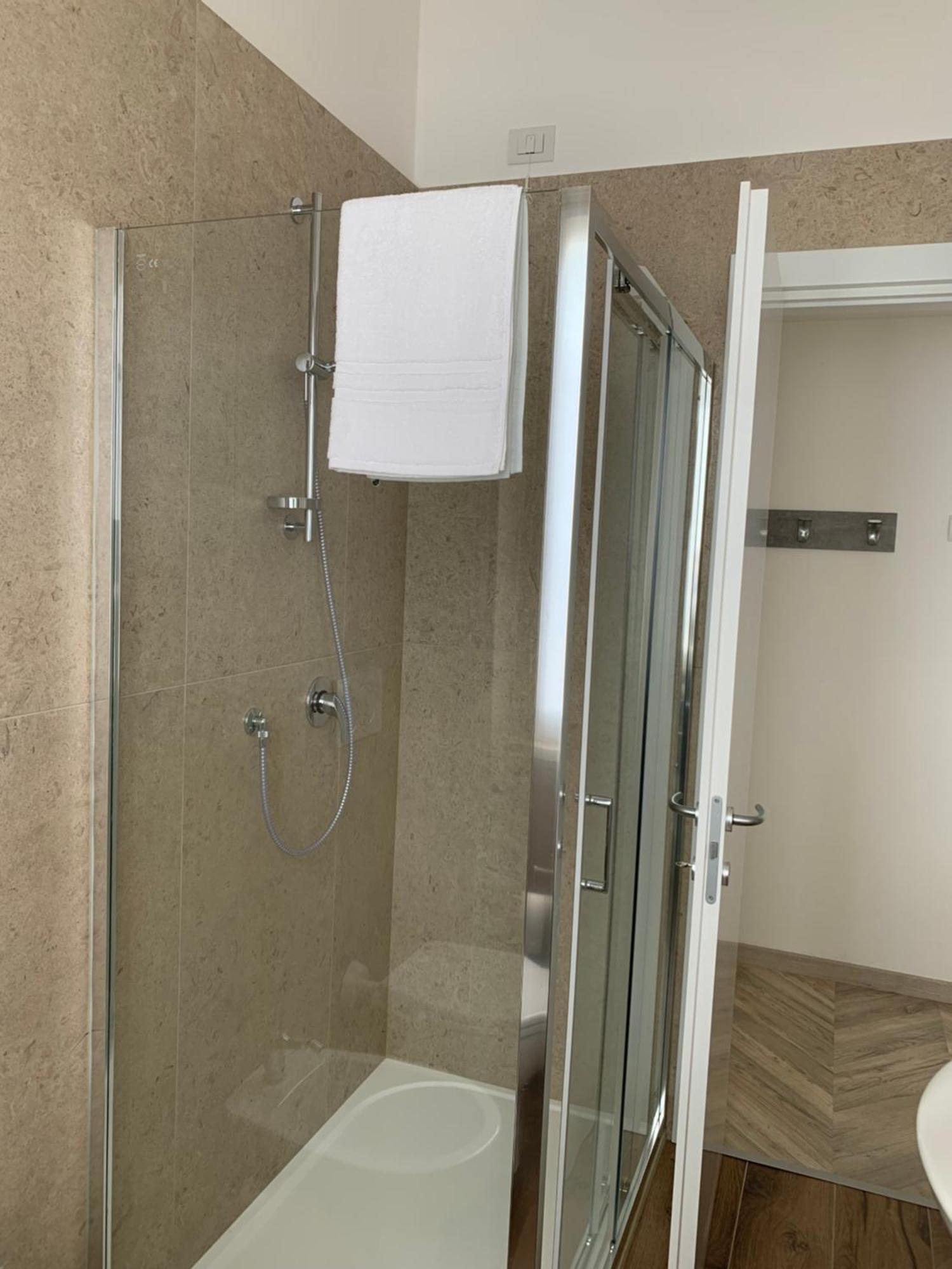 Residenza Letizia Appartement Olginate Buitenkant foto